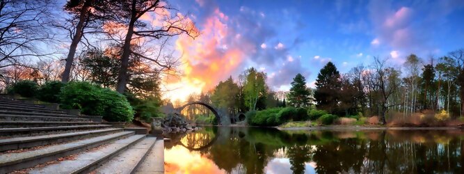 GranCanariaFerienhaus Reisetipps - Teufelsbrücke wird die Rakotzbrücke in Kromlau, Deutschland, genannt. Ein mystischer, idyllischer wunderschöner Ort; eine wahre Augenweide, wenn sich der Brücken Rundbogen im See spiegelt und zum Kreis vervollständigt. Ein märchenhafter Besuch, im blühenden Azaleen & Rhododendron Park. Der Azaleen- und Rhododendronpark Kromlau ist ein ca. 200 ha großer Landschaftspark im Ortsteil Kromlau der Gemeinde Gablenz im Landkreis Görlitz. Er gilt als die größte Rhododendren-Freilandanlage als Landschaftspark in Deutschland und ist bei freiem Eintritt immer geöffnet. Im Jahr 1842 erwarb der Großgrundbesitzer Friedrich Hermann Rötschke, ein Zeitgenosse des Landschaftsgestalters Hermann Ludwig Heinrich Fürst von Pückler-Muskau, das Gut Kromlau.