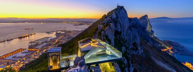 GranCanariaFerienhaus Reisetipps - Ein ehemaliger militärischer Aussichtspunkt, der in eine hochmoderne Glasplattform und einen Gehweg umgewandelt wurde, der einen unvergleichlichen Blick über das Mittelmeer bietet. Ein ununterbrochener 360º-Panorama-Aussichtspunkt, der so spektakulär ist wie nirgendwo sonst auf der Welt. Betreten Sie die 360-Grad-Umgebung und bekommen Sie ein Gefühl für die Freiheit und die Heiterkeit, die Sie beim Skywalk erleben werden. Die Militärgeschichte Gibraltars während des Zweiten Weltkriegs veranschaulicht Gibraltars Position als britische Festung seit dem frühen 18. Während des Zweiten Weltkriegs spielte Gibraltar eine wichtige Rolle sowohl im Atlantic Theatre als auch im Mediterranean Theatre und kontrollierte praktisch den gesamten Seeverkehr in und aus dem Mittelmeer vom Atlantischen Ozean.